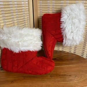 American Girl Red Cable Knit Slippers Size Small (1-3)